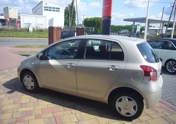 Toyota Yaris cena 20500 przebieg: 128000, rok produkcji 2010 z Krajenka małe 211